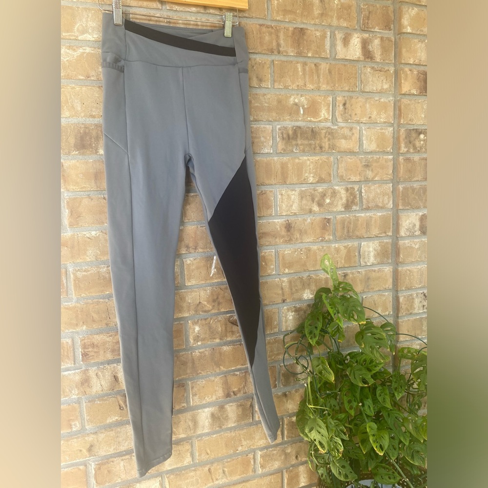 Gymshark Asymmetrical Gray Black Leggings Medium Booty Contour Colorblock Pants - Picture 6 of 10
